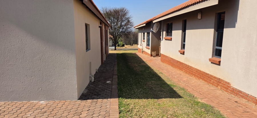 4 Bedroom Property for Sale in Buffelspoort Eco Estate North West